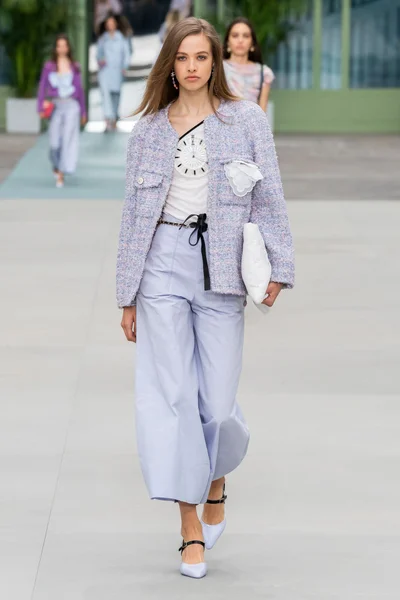 Look 44